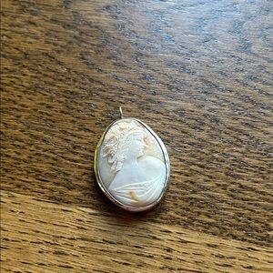 Vintage Cameo in Sterling